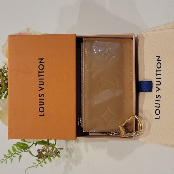 Authentic Louis Vuitton Vernis Key Cles - Picture 2 of 9